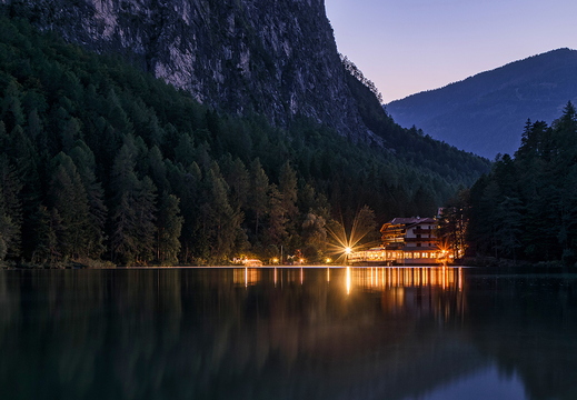 Dämmerung am Tristacher See